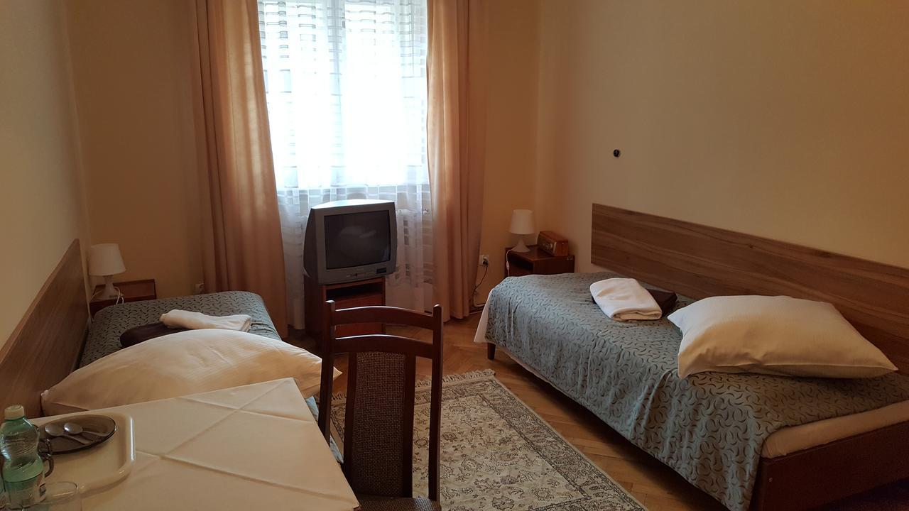 Stary Dom Zdrojowy Hotel Krynica Zdroj Ngoại thất bức ảnh
