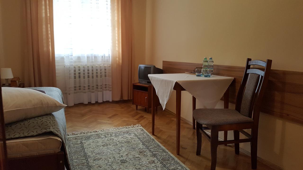Stary Dom Zdrojowy Hotel Krynica Zdroj Ngoại thất bức ảnh